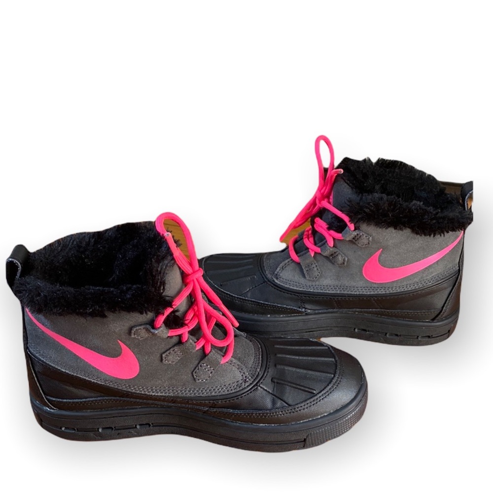 Kids Nike Winter Boots, Black,Neon Pink & Grey Size-4 Youth,